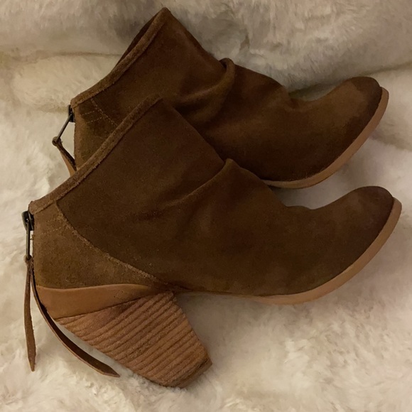 Naughty Monkey Sereena Brown Suede Ankle Booties size 8.5 - Picture 8 of 8